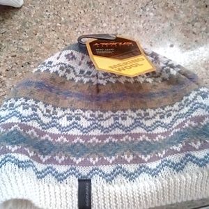 Serius Womens Winter Beanie Hat. Merino wool. NWT